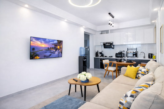 Kilimani 1BR walk to Yaya | Pool |Gym | Fast Wi-Fi