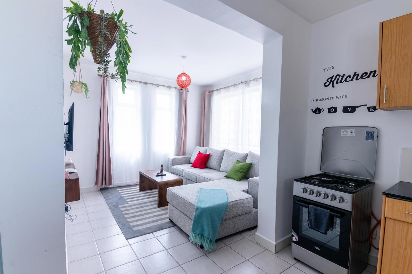 The Cozy Space: W/ Pool  & Gym; Netflix